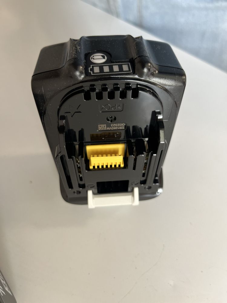 Акумулятор makita BL1830b 18v 3a Оригінал !