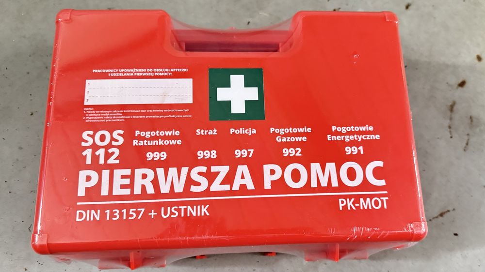 Apteczka pierwszej pomocy przemysłowa zakładowa DIN 13157 wieszak