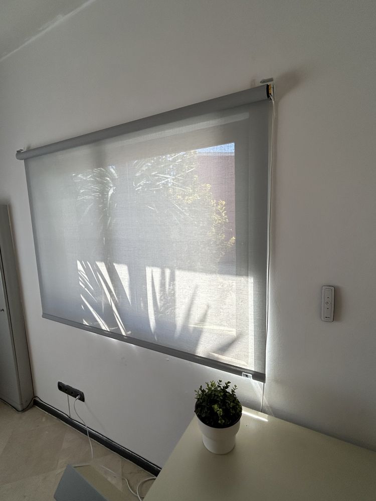 Estore de Rolo Elétrico Somfy 167cm x 120cm- Tela Screen em Cinza