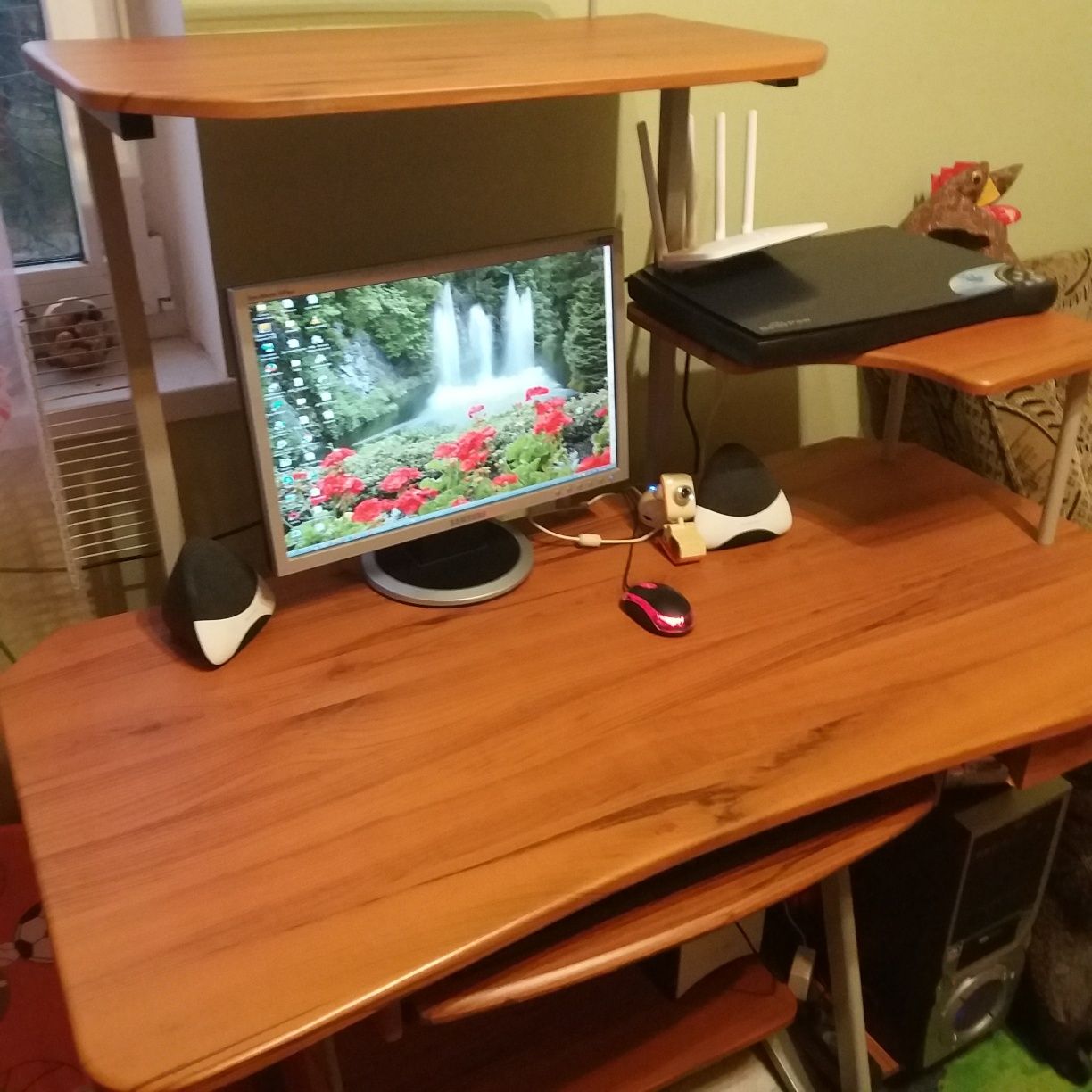 Компютерний стіл, стол
