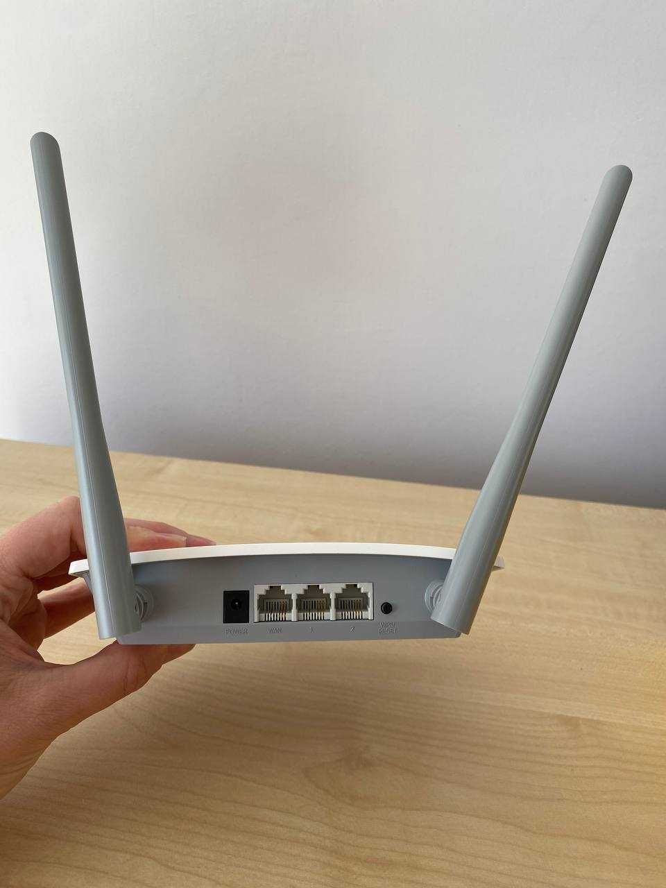 Бездротовий маршрутизатор Wi-Fi роутер TP-Link TL-WR820N на запчастини