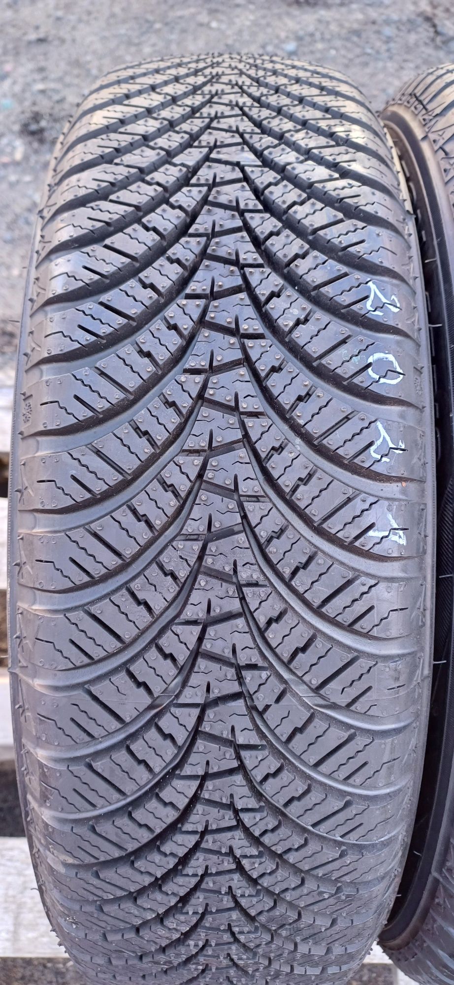 165/65R14 FALKEN , dwie nowe opony wielosezonowe.
