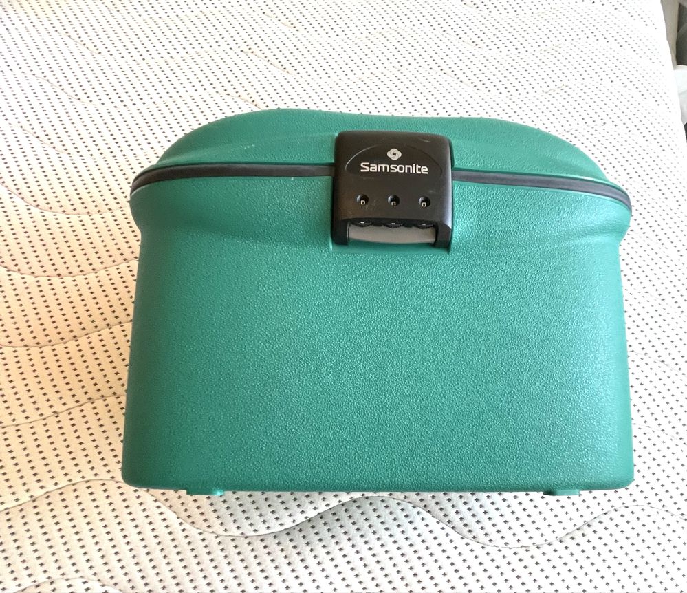 Frasqueira / bolsa de maquilhagem / necessaire / malinha de toillete