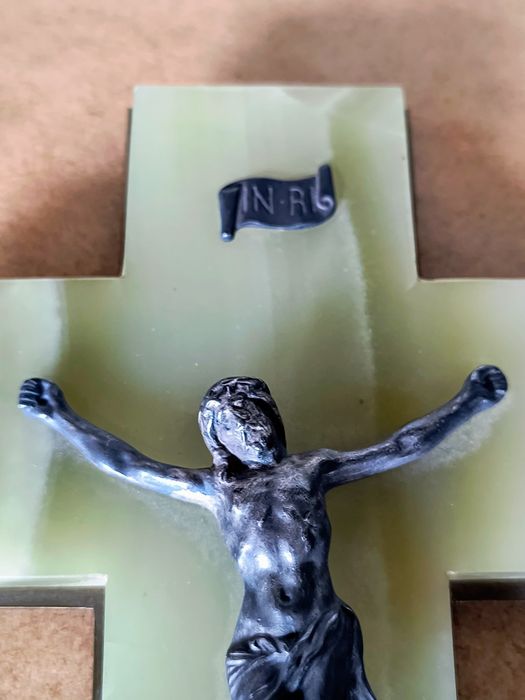 Piękny krzyż z onyksu i mosiądzu XIX/XX w.