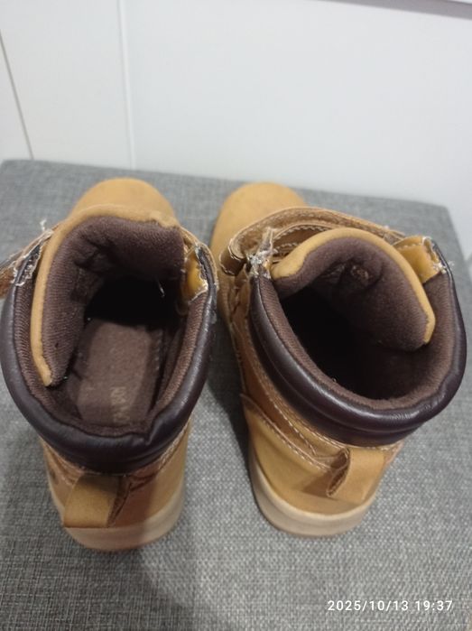 Buty 30 zimowe trzewiki trapery kozaki na zimę