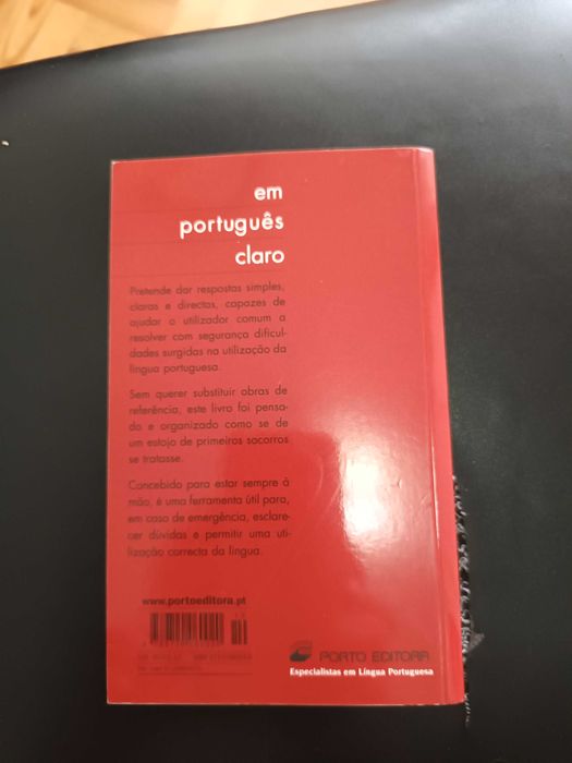 Livro de português  "Em Português?"
