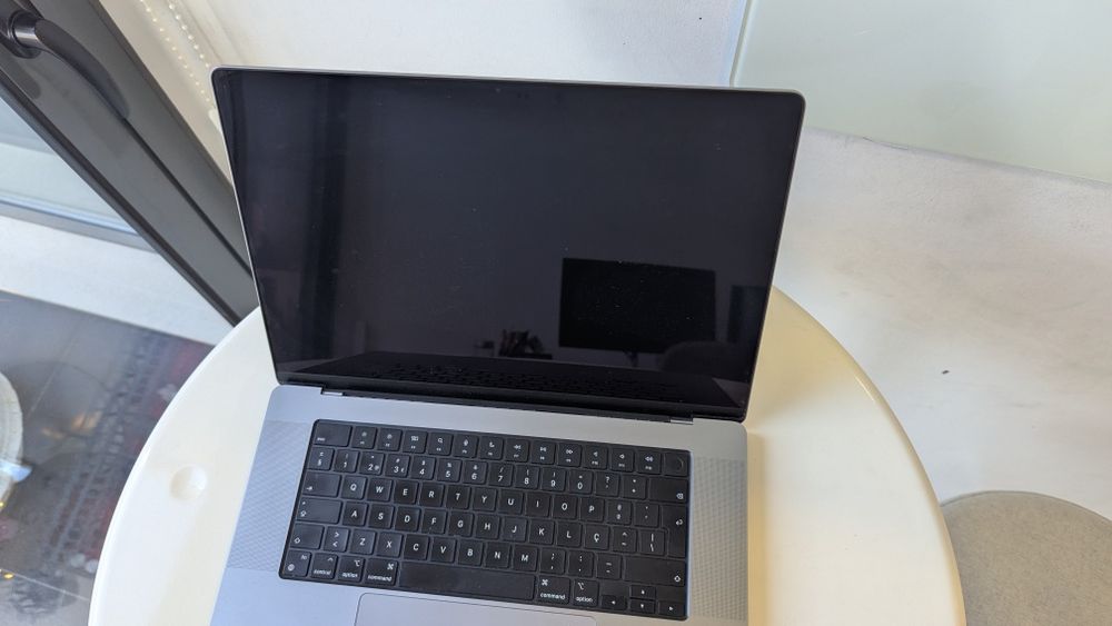 MacBook Pro M1 16