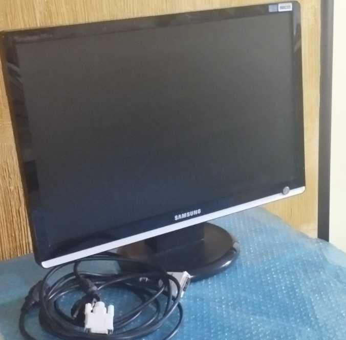 Монітор 22" Samsung 226CW LS22MEXSFV