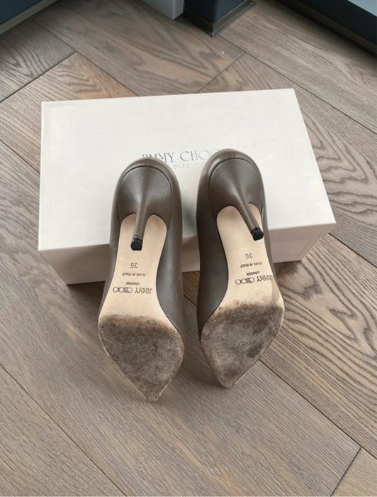 Jimmy Choo klasyczne szpilki szpic ze zdobionym szpicem oliwkowe