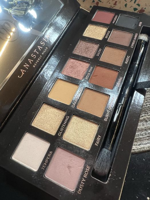 Paletka Anastasia BH Soft Glam