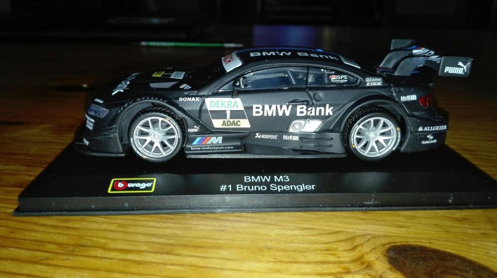 Model BMW M 3 firmy Burago w skali 1 :32