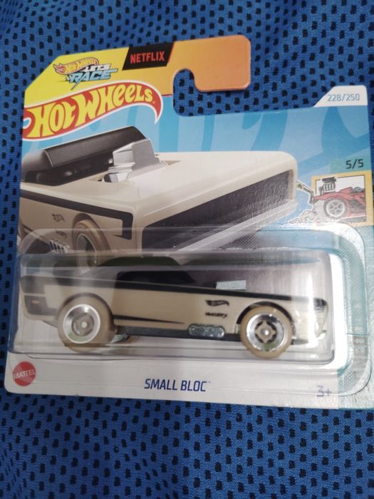 Auta hot wheels nowe