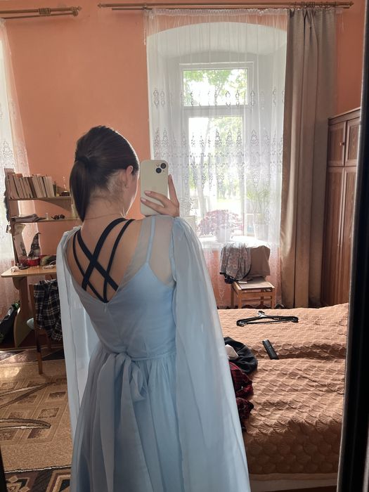 Ніжно-блакитна випускня сукня!