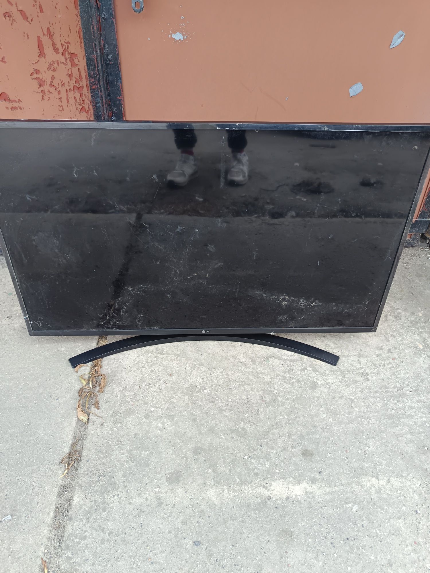 Telewizor LG 43 cale , uszkodzona matryca