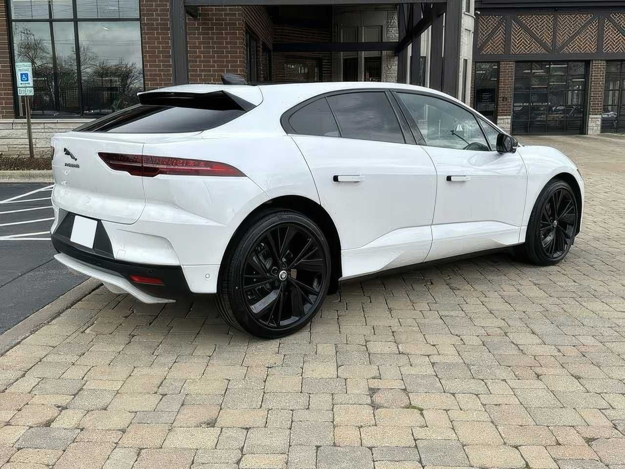 2024 Jaguar I-PACE EV400 R-Dynamic HSE