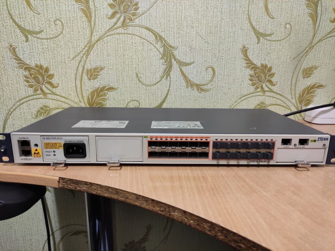 Коммутатор switch ZTE ZXR10 5928E-FI