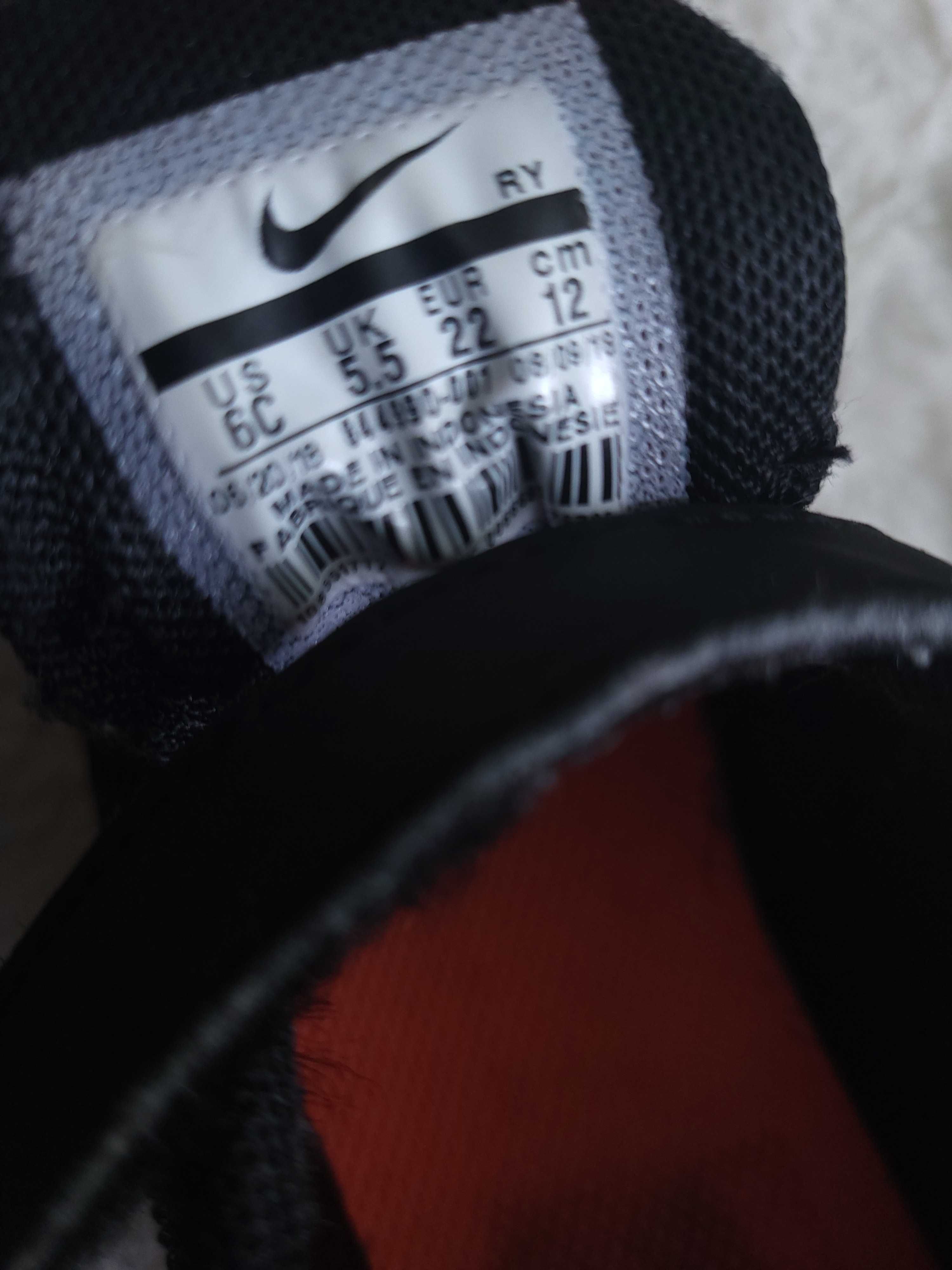 фірмові кросівки від nike flex experience 5 print р. 22