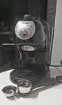 Ekspres do kawy kolbowy Delonghi