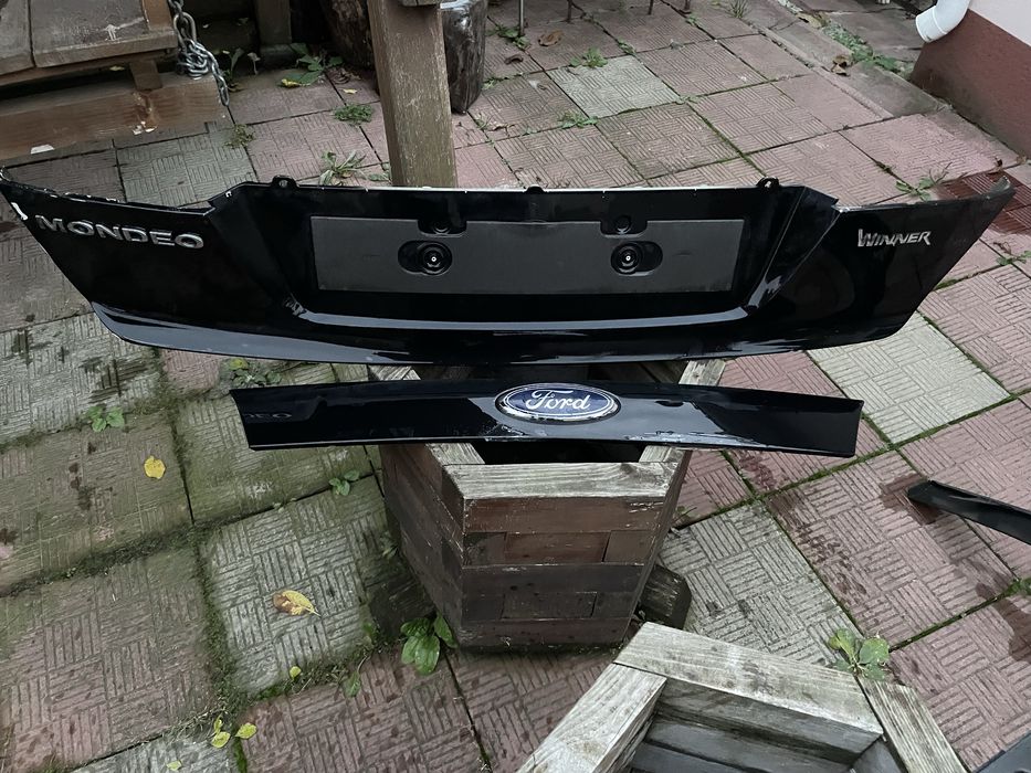 накладка крышки зад Ford mondeo mk4