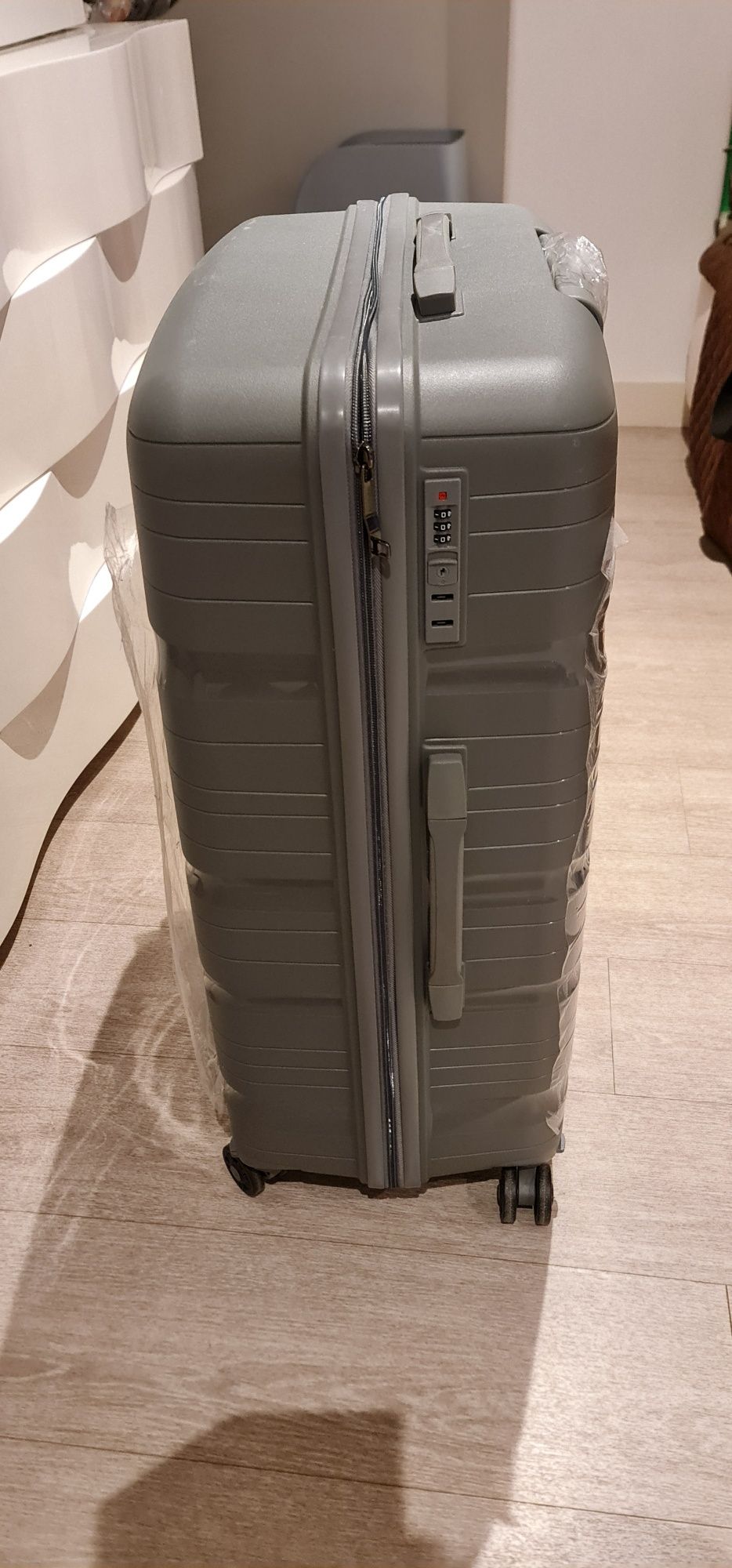 Mala de Viagem Grande 75 cm – Rígida ABS – Nova