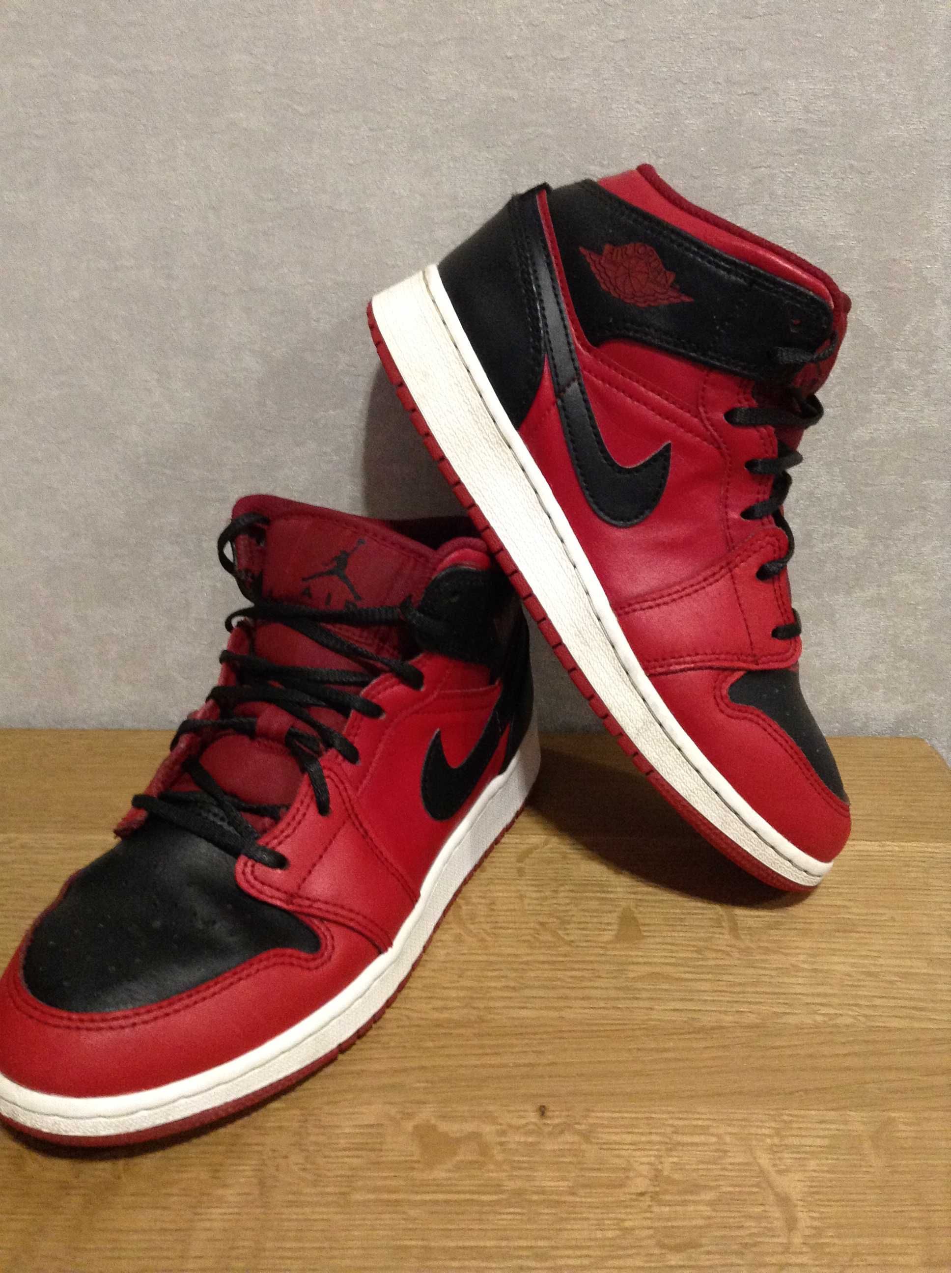 женские кроссовки Nike Air Jordan 1 Reverse Bred оригинал