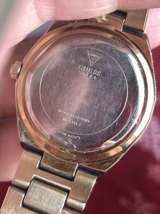 Годинник Guess