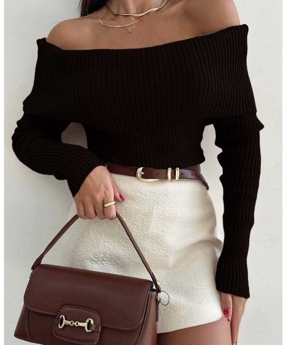 Кофтинка у рубчик з відкритими плечима