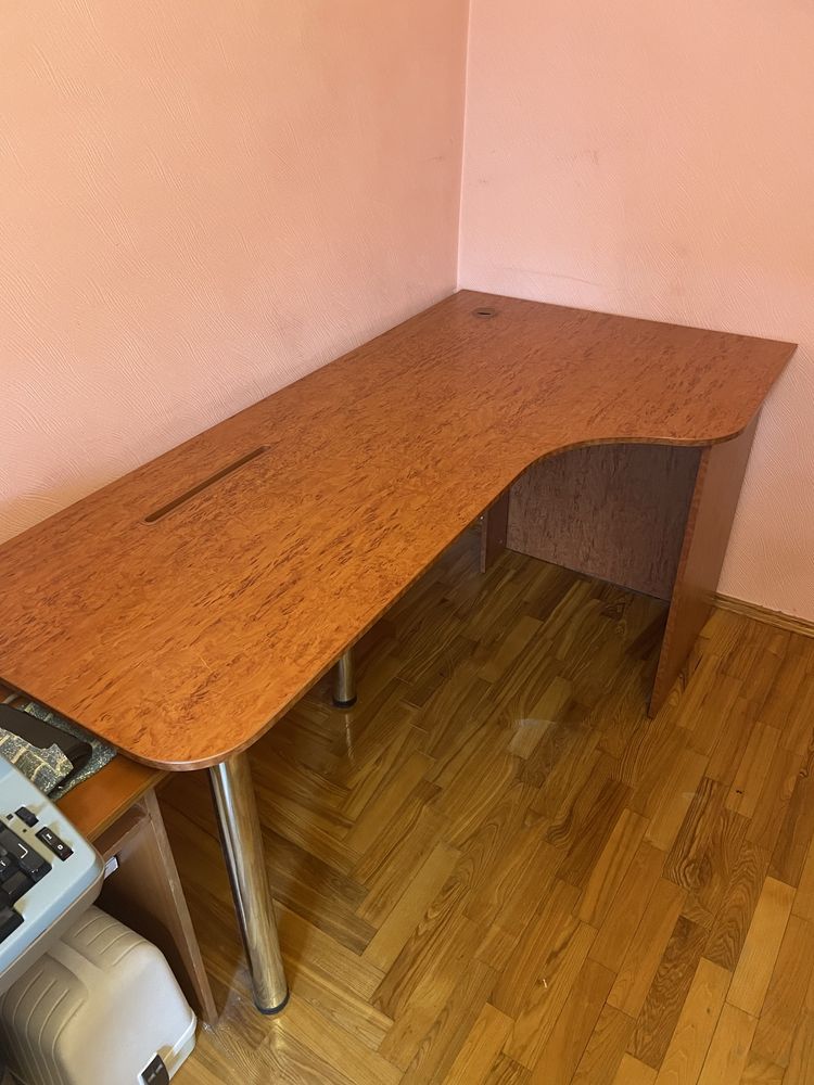 Стіл офісний, стілець