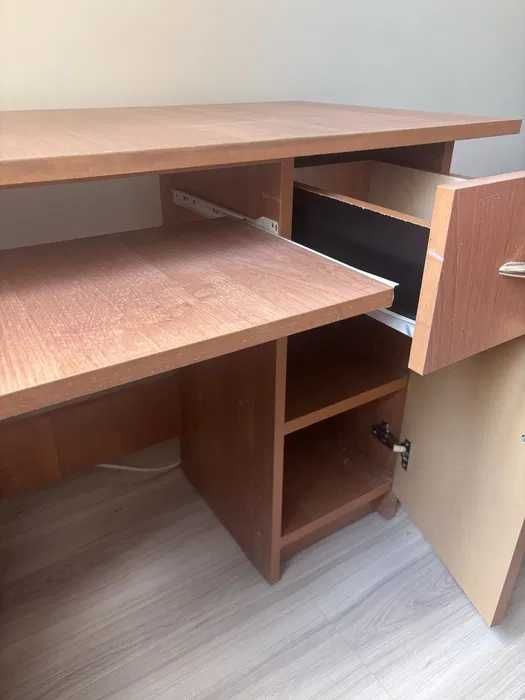 Małe biurko dla ucznia