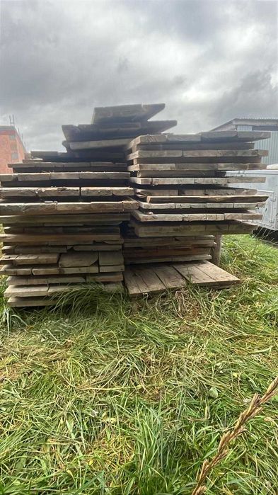 Deski szalunkowe stemple drewniane płyty strop fundament