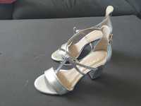 Buty sandaly srebrne 38