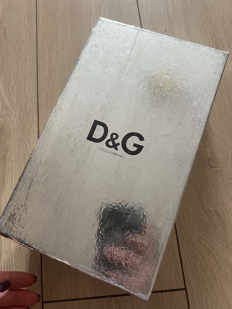 Продам босоніжки Dolce & Gabbana 24,5 см