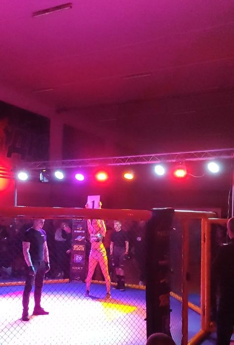 Важкий дим, конфеті пушка, холодні фонтани,світло, мильні бульбашки