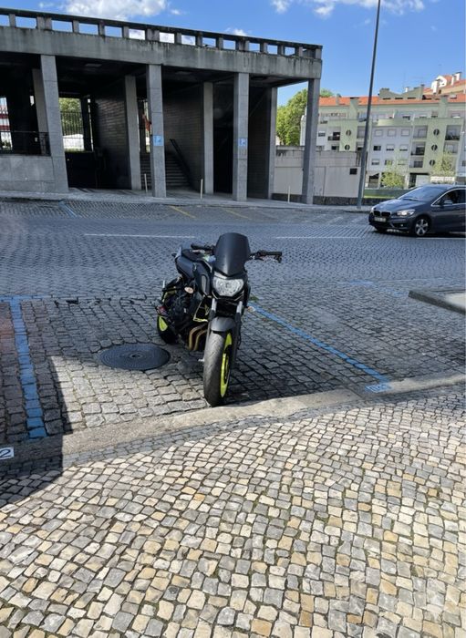 Yamaha MT-07 35kw (deslimitada)