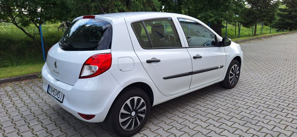 Renault Clio 1.2 benzyna klima 5 drzwi 12 rok