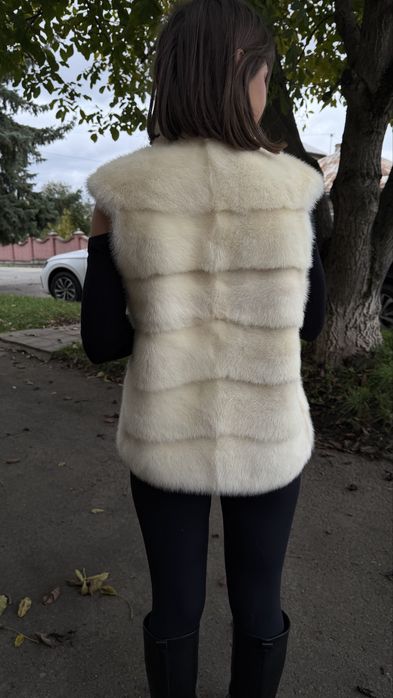 Норкова жилетка біла М