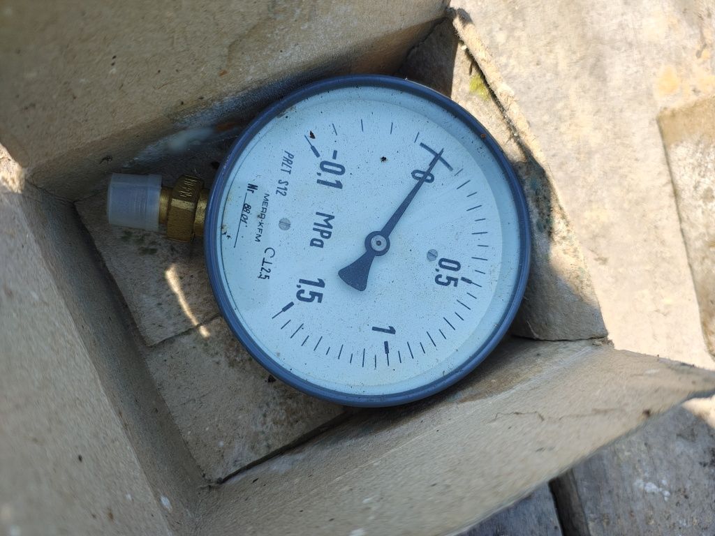 Manometry nowe 1,5. 2,5MPa oraz 25 kG/cm2