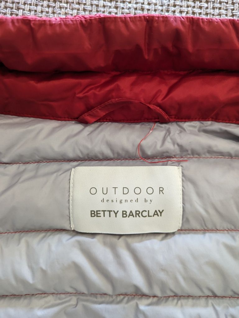 Женский красный микропуховик, куртка Outdoor Betty Barclayt. L