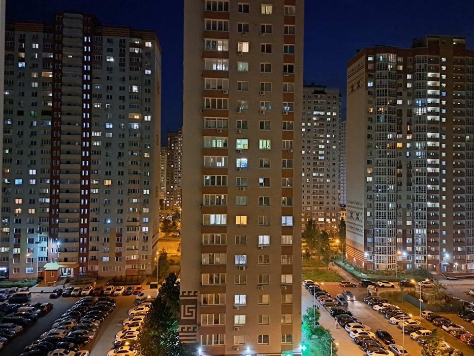 Продаж Гмирі,16 з новим ремонтом та меблями
