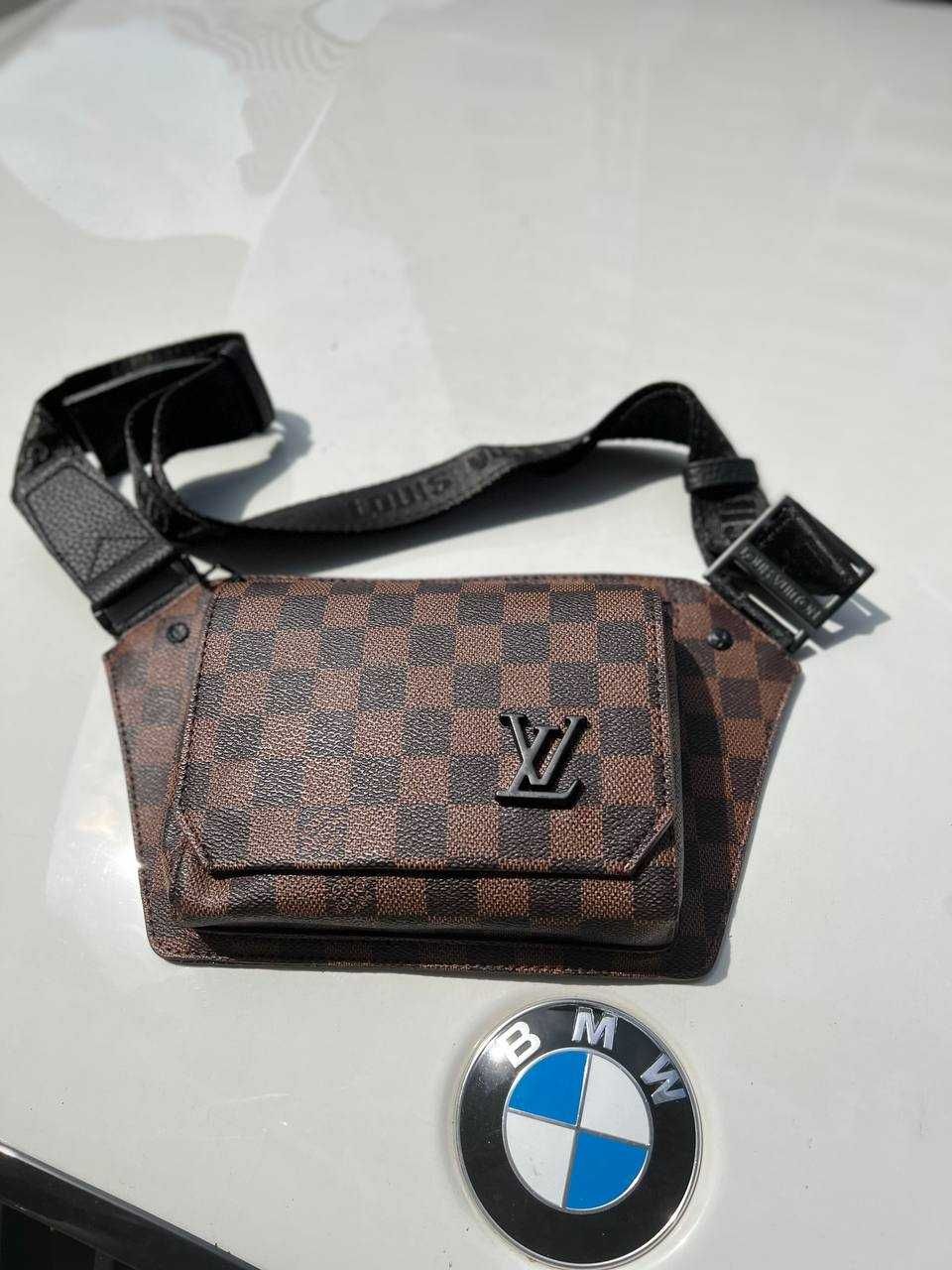 Бананка Louis Vuitton