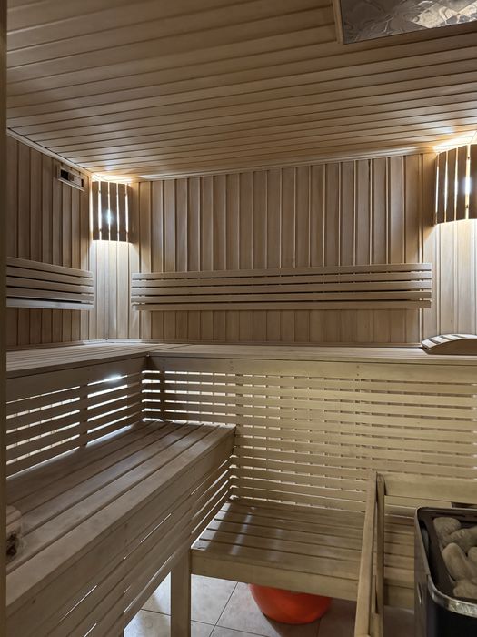 Подобова оренда будинку з панелями біля Київа. сауна, більярд, ліс