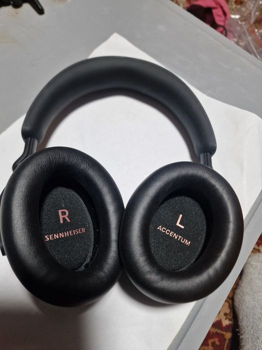 Niesamowite sluchawki nauszne SennheiserAccentum plus Wireless