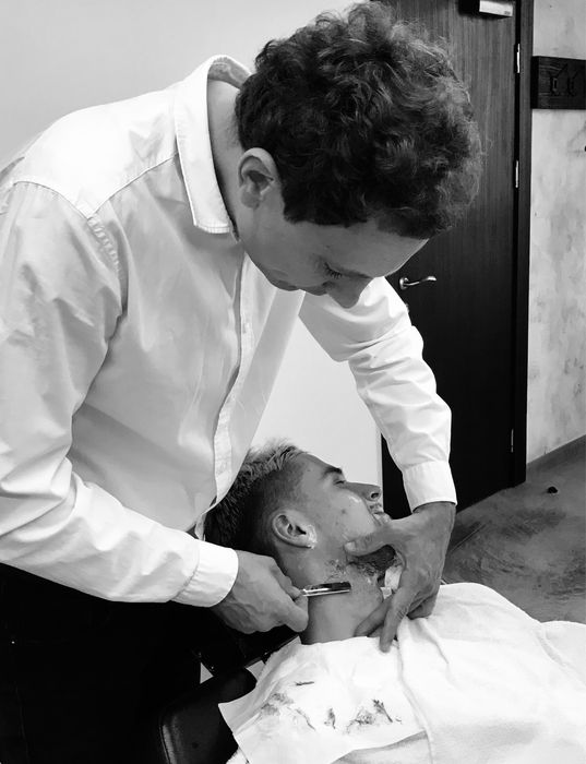 Стрижка чоловіча (мужская) / гоління / оформлення бороди і вусів