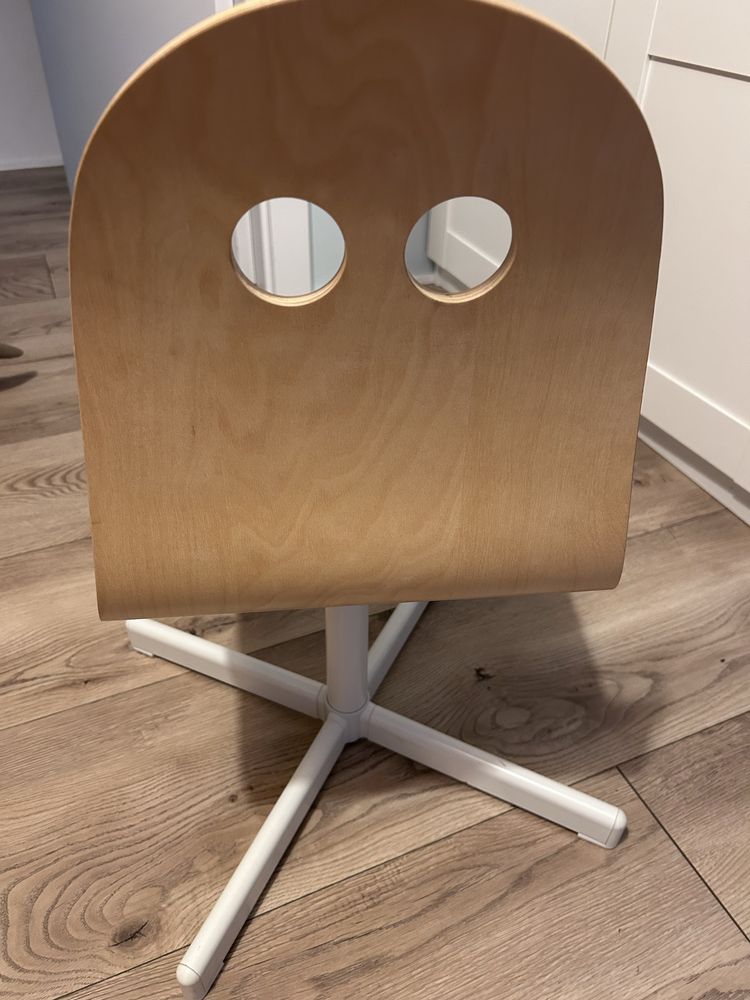 Krzeselko dla dziecka ikea Valfred