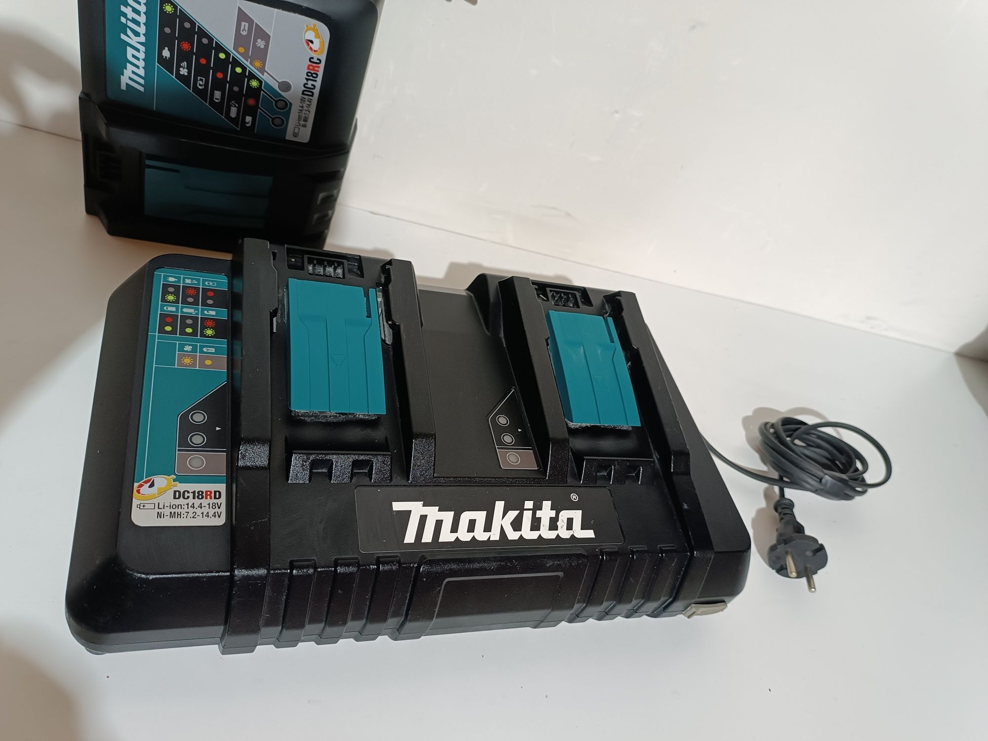 Makita DC18RD подвійна зарядка Макіта