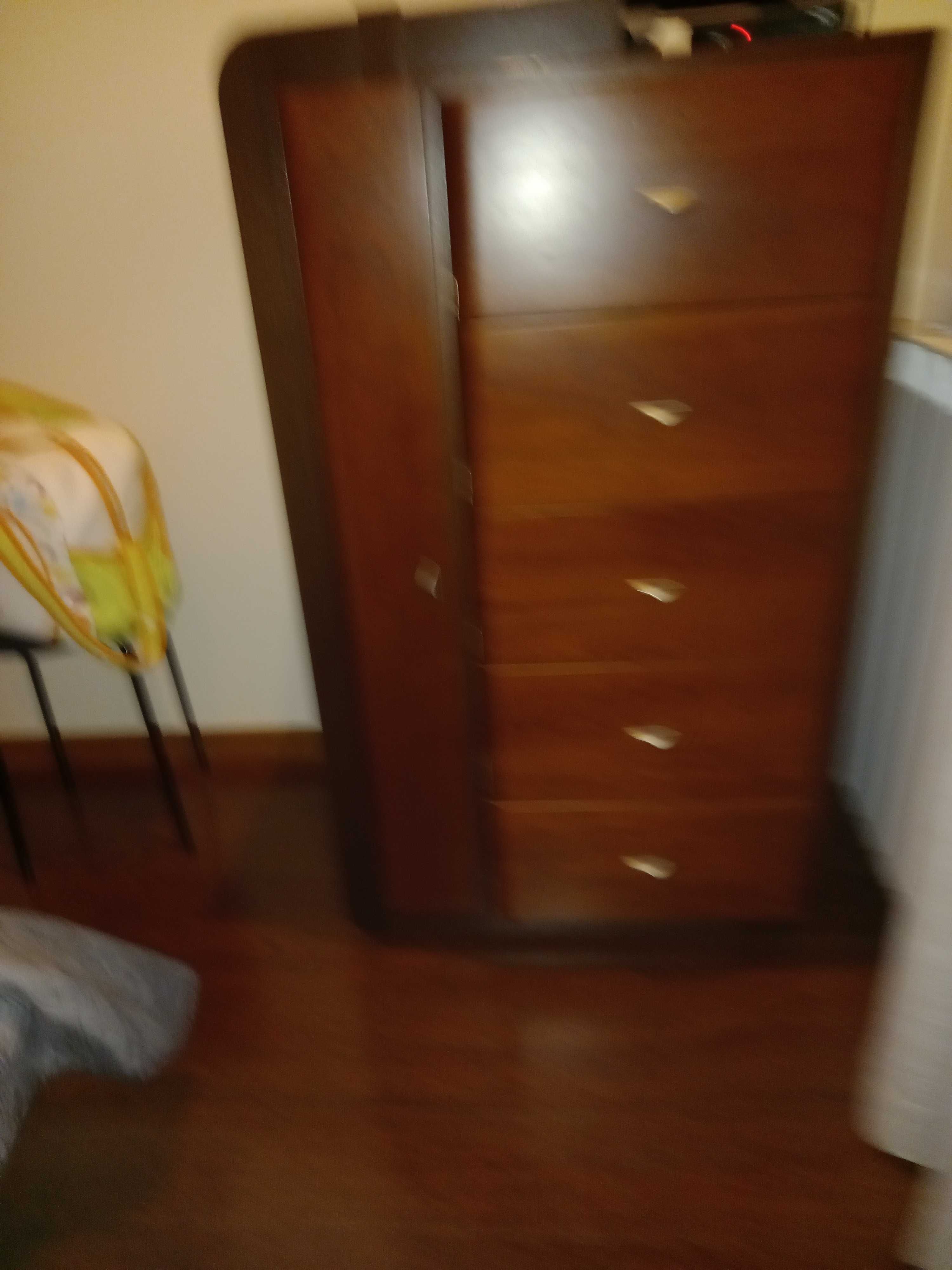 Mobilia de quarto como nova