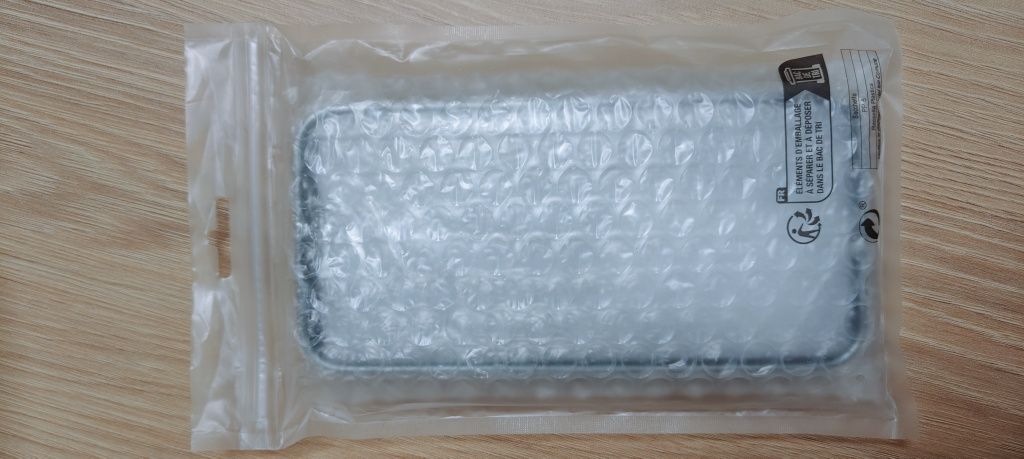 Etui iPhone 16 pro max nowe z połyskiem smok