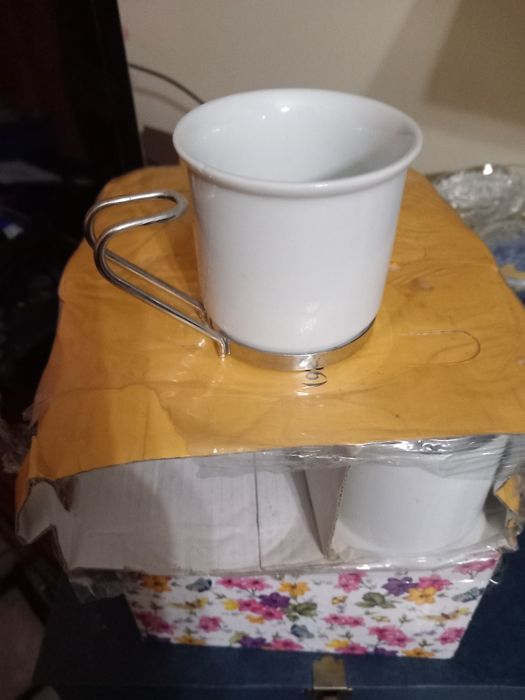 Serviços de café e um de decoração