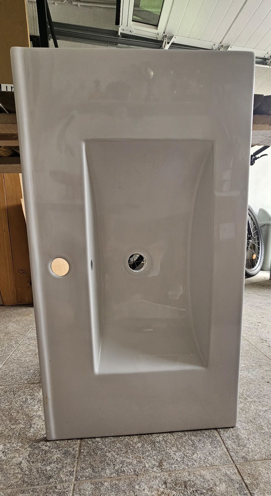 Lavatório de encastrar 81cm