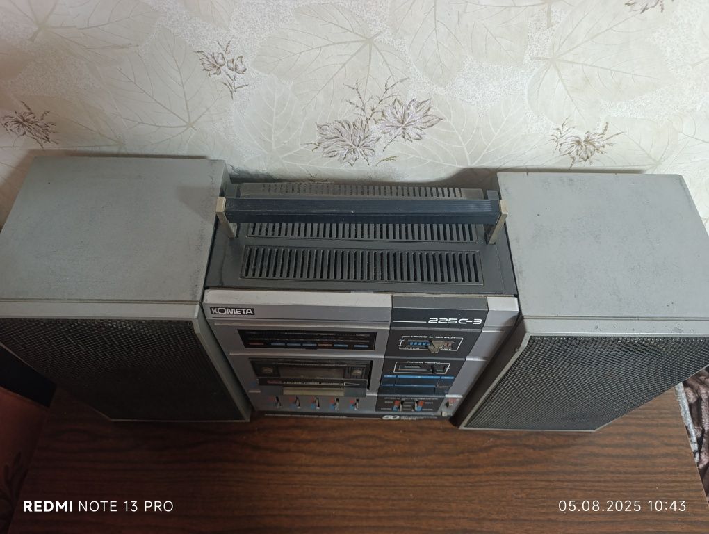 Продам магнитофон в отличном состоянии комета 225с-3